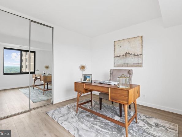 205 Yoakum Parkway 1712, Alexandria VA 22304
