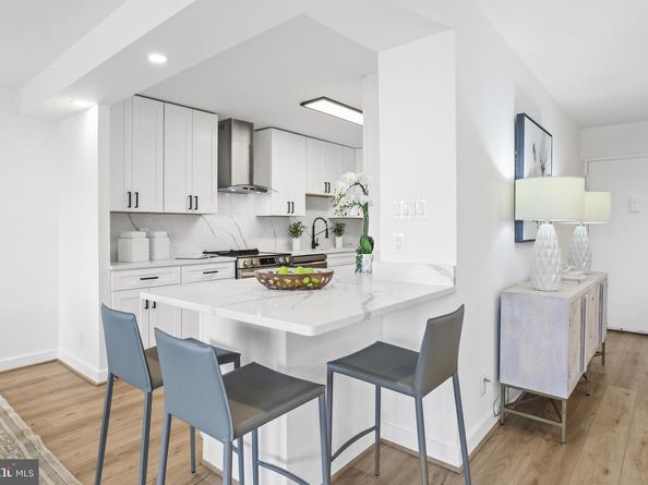 205 Yoakum Parkway 1712, Alexandria VA 22304