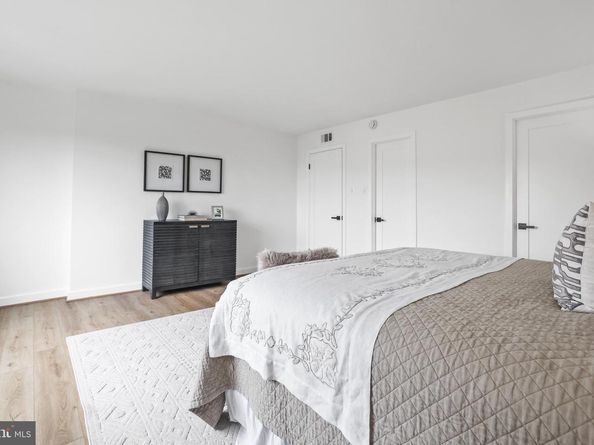 205 Yoakum Parkway 1712, Alexandria VA 22304