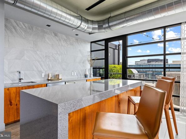 1300 4TH Street SE 404, Washington DC 20003