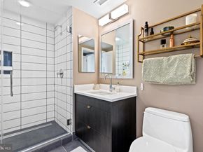 1300 4TH Street SE 404, Washington DC 20003