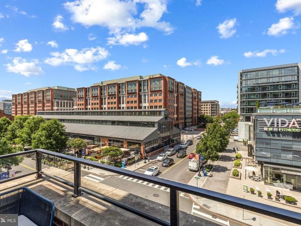 1300 4TH Street SE 404, Washington DC 20003