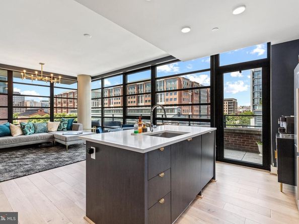 1300 4TH Street SE 404, Washington DC 20003