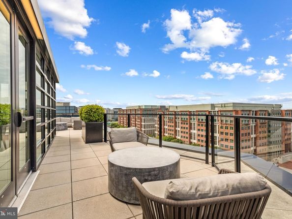 1300 4TH Street SE 404, Washington DC 20003
