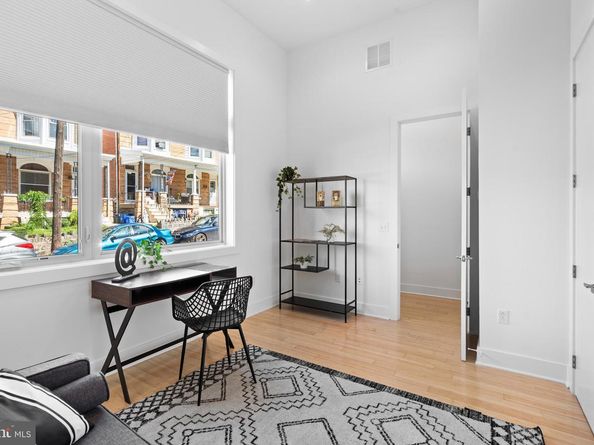 315 Dupont Street, Philadelphia PA 19128