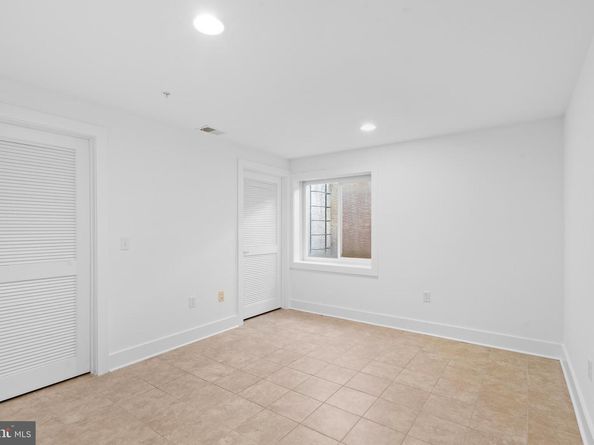 315 Dupont Street, Philadelphia PA 19128