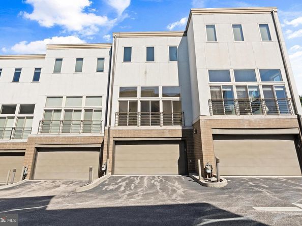 315 Dupont Street, Philadelphia PA 19128