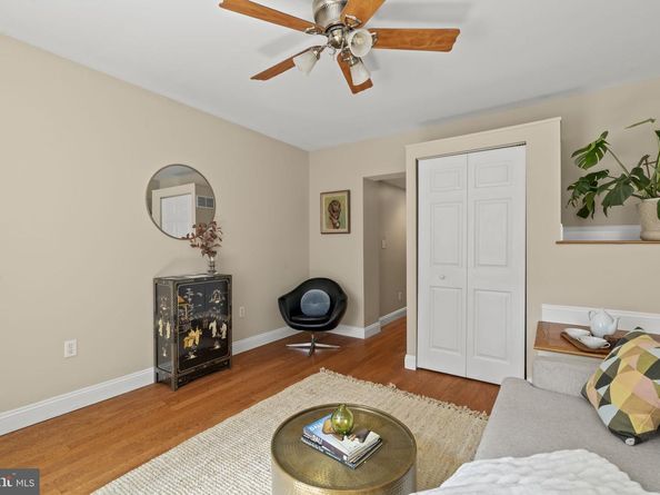 1012 N Leithgow Street, Philadelphia PA 19123