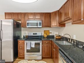 1012 N Leithgow Street, Philadelphia PA 19123