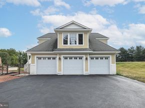 1089 Eagle Road, Newtown PA 18940