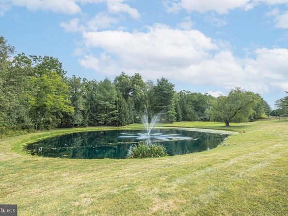 1089 Eagle Road, Newtown PA 18940