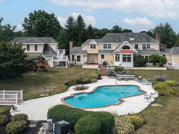 1089 Eagle Road, Newtown PA 18940