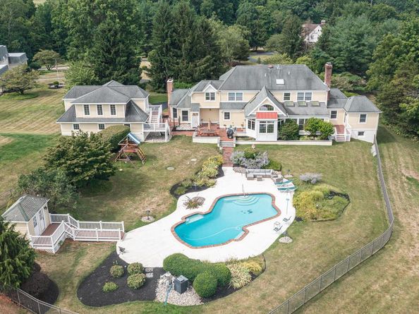 1089 Eagle Road, Newtown PA 18940