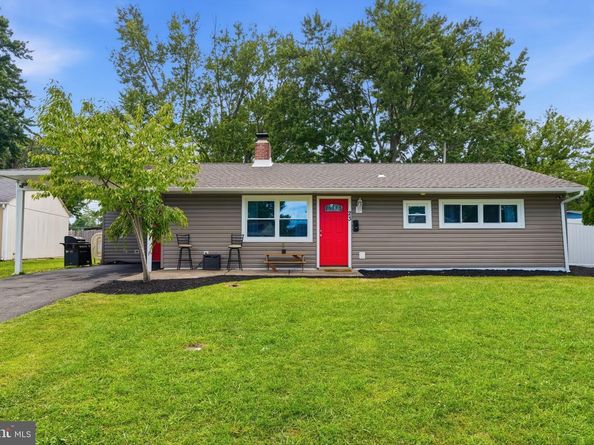 23 Boston Ivy Road, Levittown PA 19057