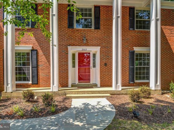2669 Oakton Glen Drive, Vienna VA 22181
