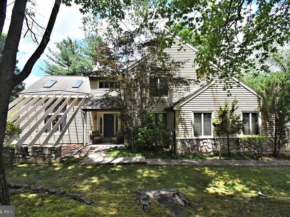 22 Wychwood Lane, Langhorne PA 19047