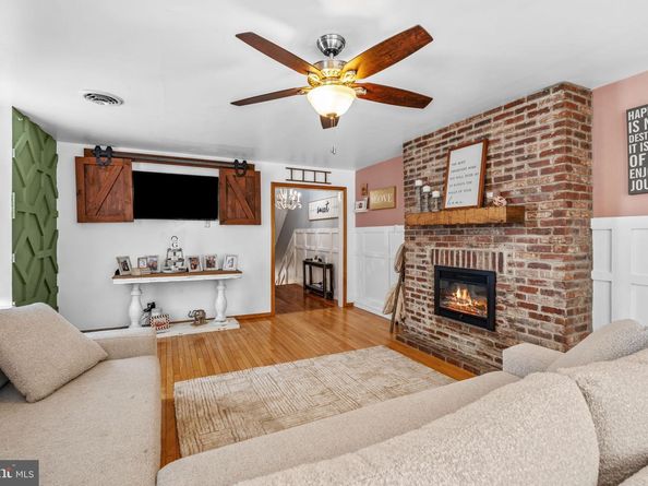 122 Sumac, Philadelphia PA 19128