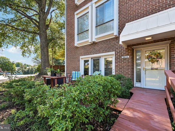 3674 Persimmon Circle, Fairfax VA 22031