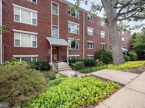 1402 12TH Street N S205, Arlington VA 22209