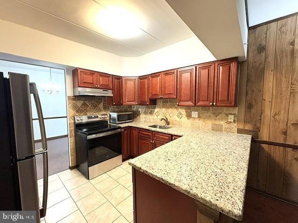 66 Oakridge Drive, Langhorne PA 19047