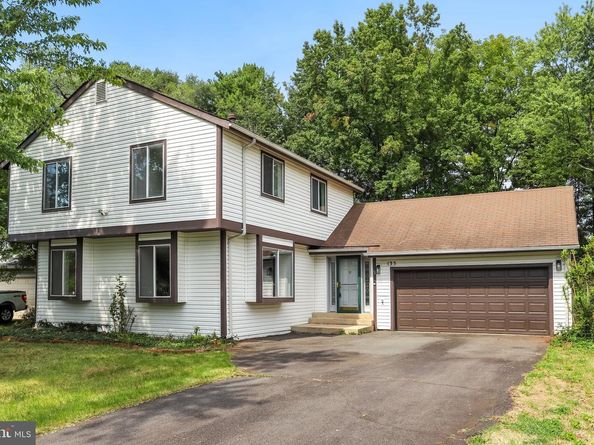 133 Kale Avenue, Sterling VA 20164