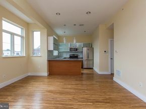 808 N 4TH Street, Philadelphia PA 19123