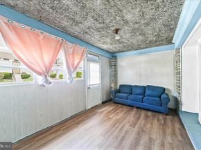 9 Ardsley Road, Upper Darby PA 19082