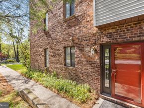 403 Mountainview Drive 403, Chesterbrook PA 19087