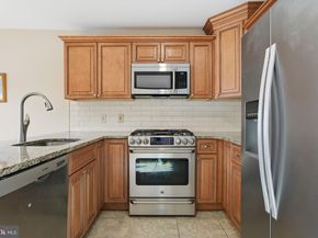 1613 Lakeview Circle, Yardley PA 19067