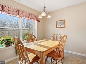 1613 Lakeview Circle, Yardley PA 19067