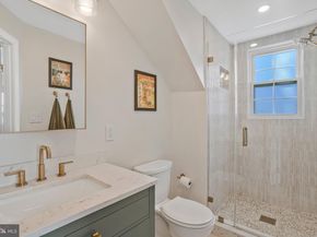 4140 21st Road N, Arlington VA 22207