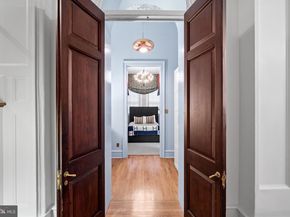 2009 Spruce Street C, Philadelphia PA 19103