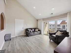 27 Bonnie Gellman Court B27, Philadelphia PA 19114