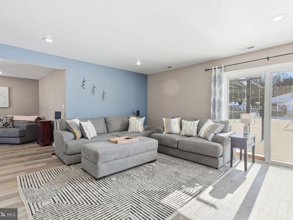 50 Red Cedar Drive, Levittown PA 19055