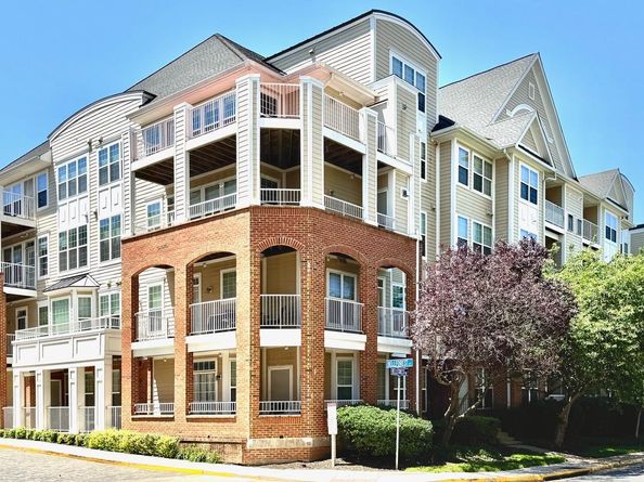 2700 Bellforest Court 108, Vienna VA 22180