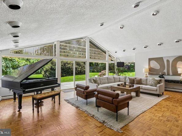 1673 Paper Mill Road, Jenkintown PA 19046