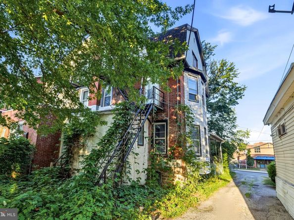 25 N Wycombe Avenue, Lansdowne PA 19050