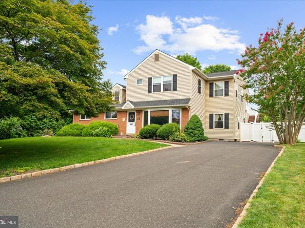 34 Butternut Drive, Hatboro PA 19040
