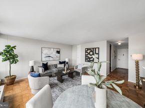 210 Locust Street 18FW, Philadelphia PA 19106