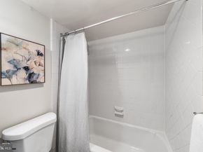 210 Locust Street 18FW, Philadelphia PA 19106