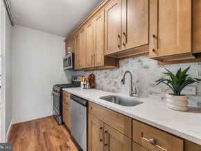 210 Locust Street 18FW, Philadelphia PA 19106
