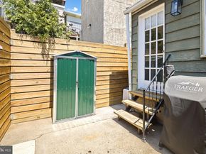 880 N Myrtlewood Street, Philadelphia PA 19130