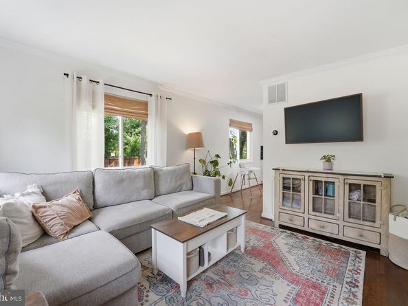 26 Underwood Place, Alexandria VA 22304