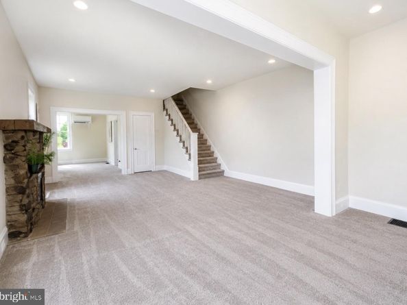 7031 Lincoln Drive, Philadelphia PA 19119
