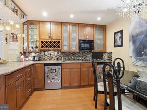 2780 Honeysuckle Lane, Huntingdon Valley PA 19006
