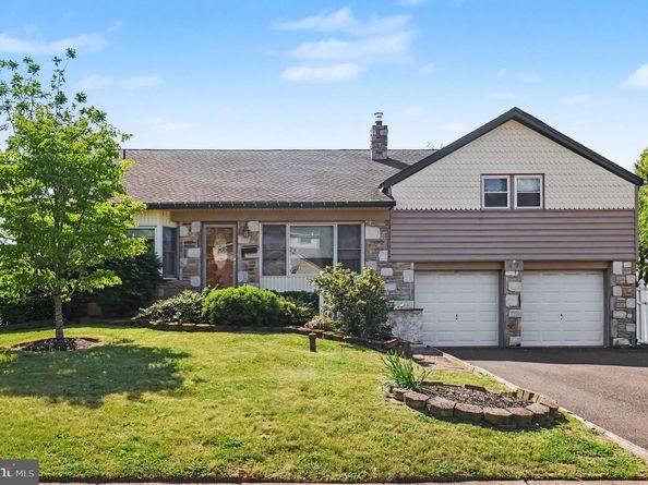 817 Worthington Drive, Warminster PA 18974