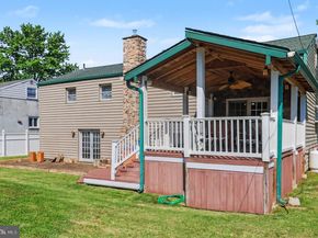 817 Worthington Drive, Warminster PA 18974