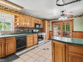 817 Worthington Drive, Warminster PA 18974