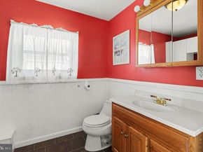 817 Worthington Drive, Warminster PA 18974