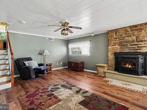 817 Worthington Drive, Warminster PA 18974
